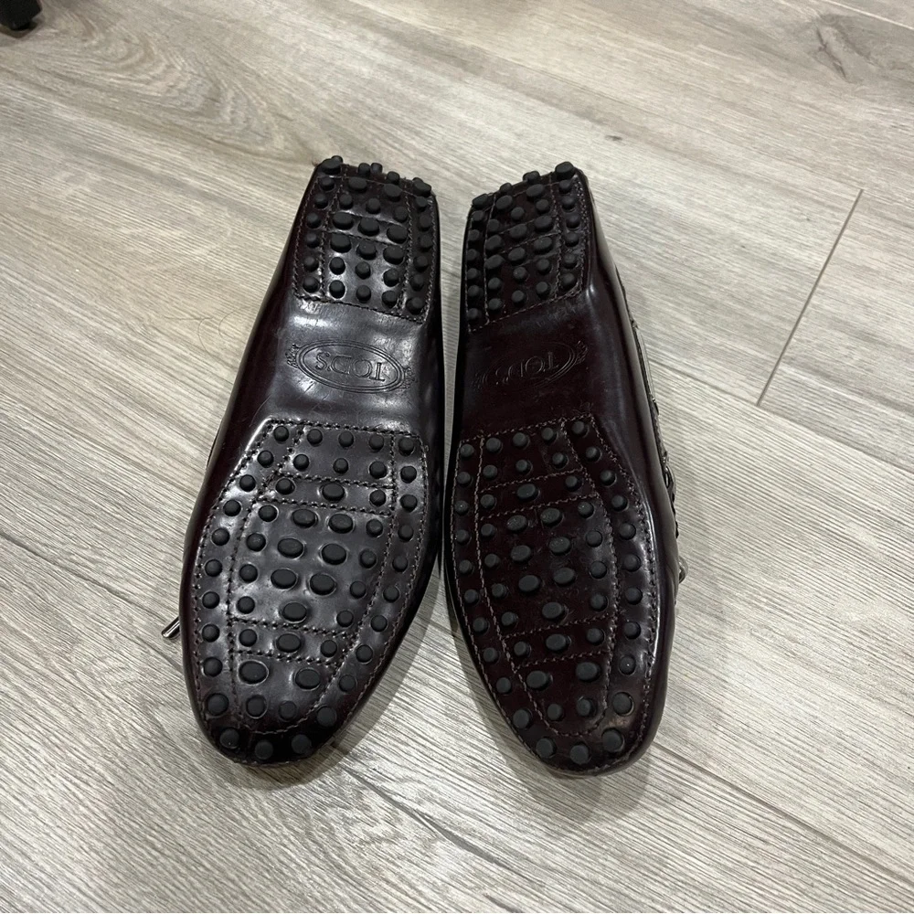 Tod's Brown Patent Leather Driving Moccasins with Silver Bow